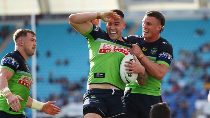 Canberra Raiders keep finals hopes alive with convincing win over Gold Coast Titans