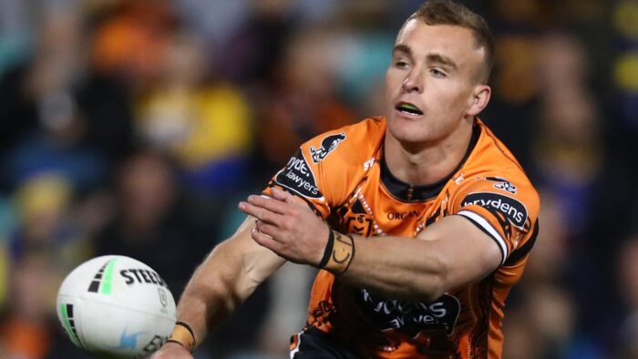 Dragons poach Tigers hooker after early release from contract: NRL Transfer Centre