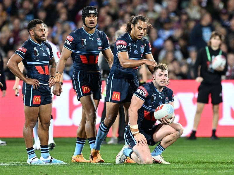 Debutant Hudson Young (r) is hoping he will get a chance to make amends for NSW in Origin II. (Dave Hunt/AAP PHOTOS)