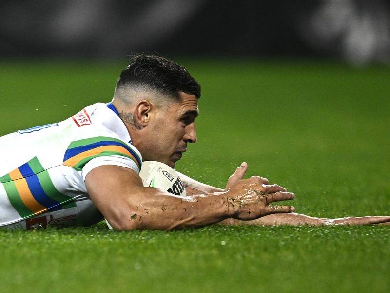 The NRL says Jamal Fogarty's second try in Canberra's 20-19 win over the Dragons was paid in error. (Dan Himbrechts/AAP PHOTOS)