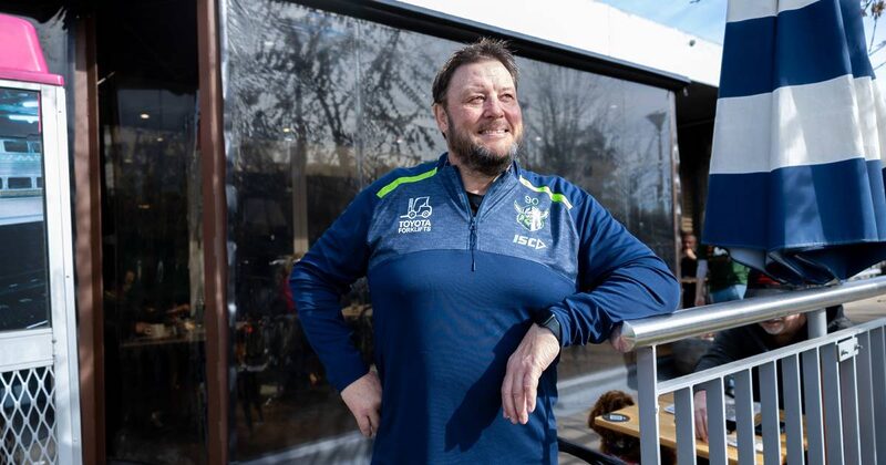 Raiders legend Glenn Lazarus makes triumphant return to Canberra