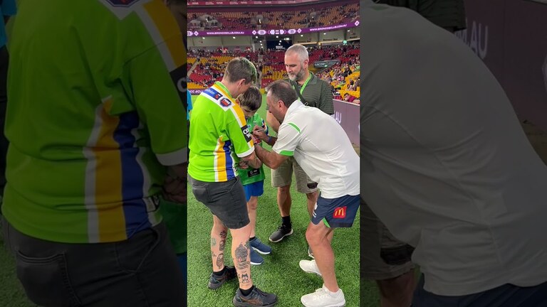 VIDEO: Phoenix runs out the team at Suncorp
