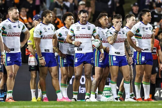 ‘Not a tough football team’ – Stuart blasts his Raiders