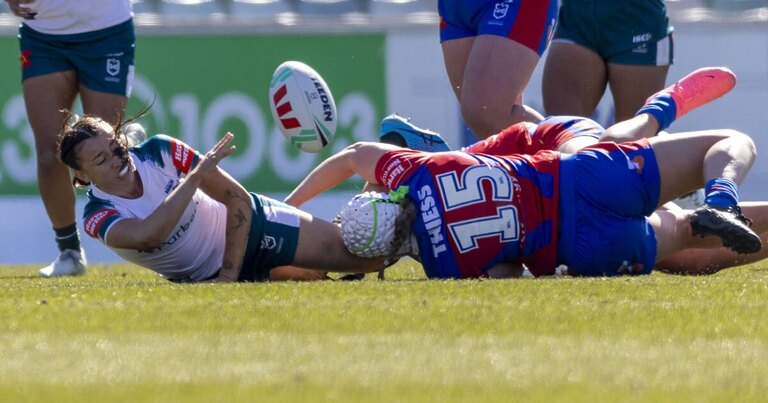 'I thought she was contesting the footy': late penalty try downs Raiders women