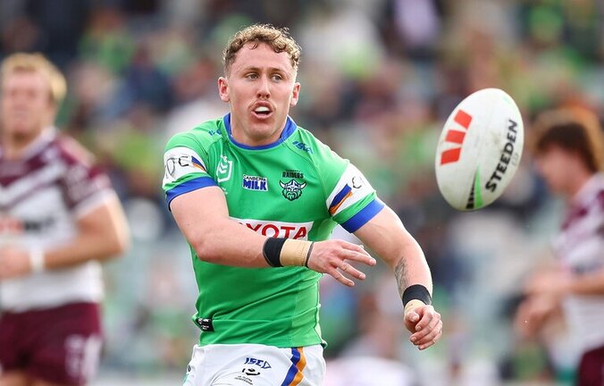 Raiders halfback departs club, signs with new team immediately