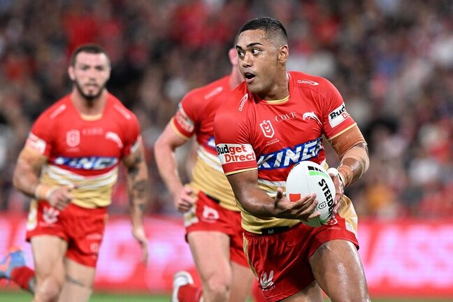 Dolphins forward confirms future with new deal