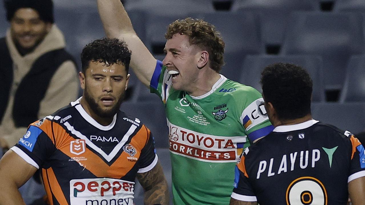 Jed Stuart scores on debut as the Raiders overcome plucky Wests Tigers