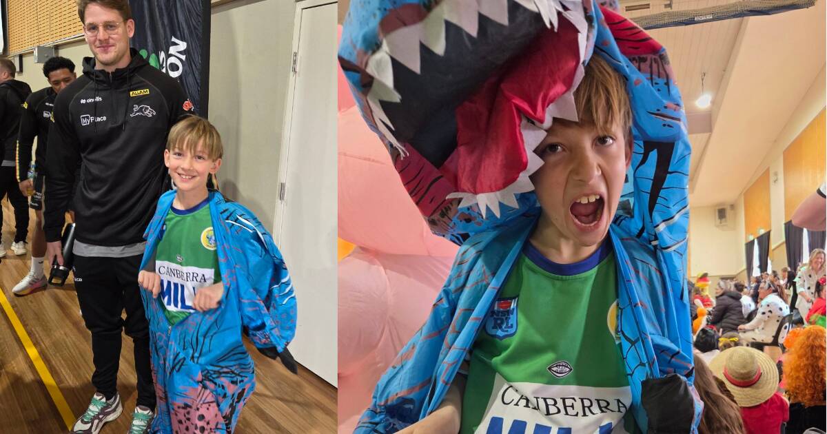 Dinosaur Kid Meets Raiders Idols