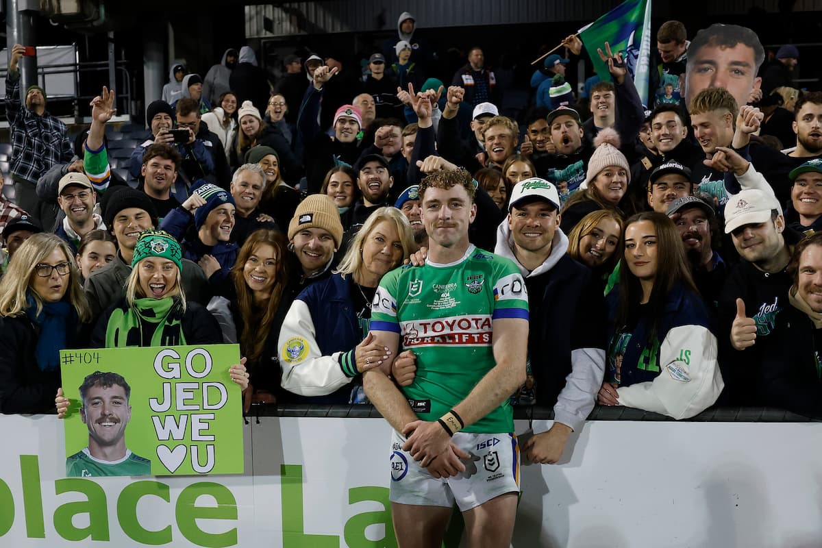 Jed’s flick pass pushes Strange to hat-trick try