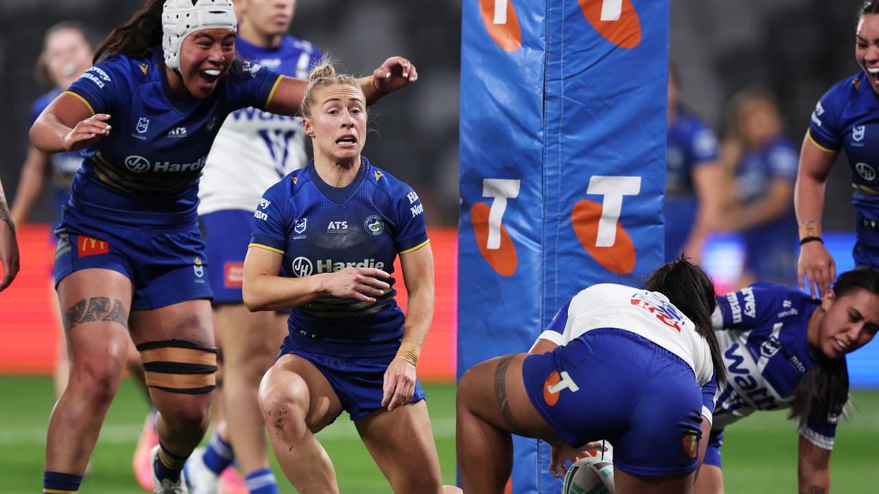 NRLW round 11: Parramatte Eels keep finals hopes alive with 46-14 win over Canterbury Bulldogs