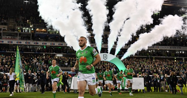 Raiders great Josh Hodgson to blow horn and lead Viking Clap in final