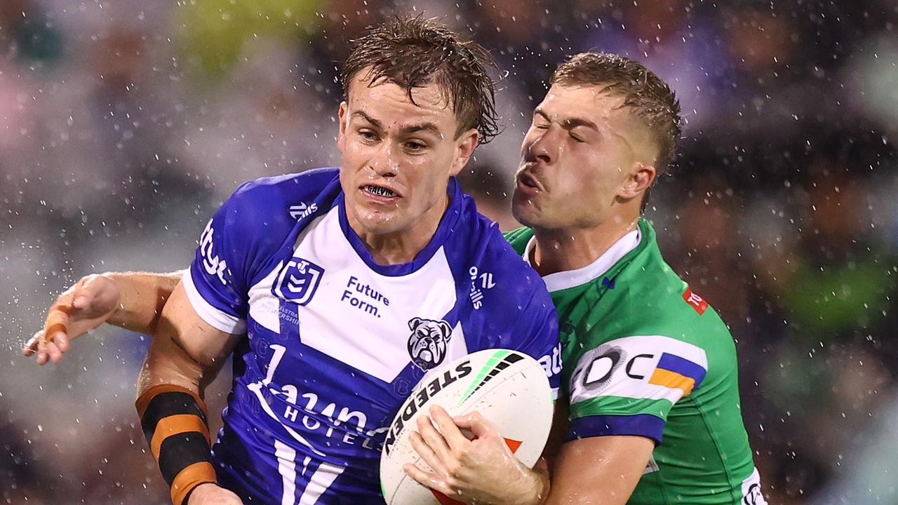 Canterbury Bulldogs hold off Canberra Raiders in hard fought 14-10 victory