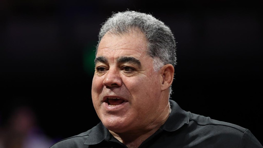 Bears coach Mal Meninga vows to stay as leadership tensions threaten new club