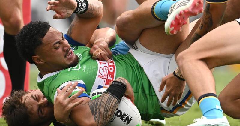 Simi Sasagi went over twice for Canberra in a 28-12 away win over the Gold Coast. Photo: Dave Hunt/AAP PHOTOS