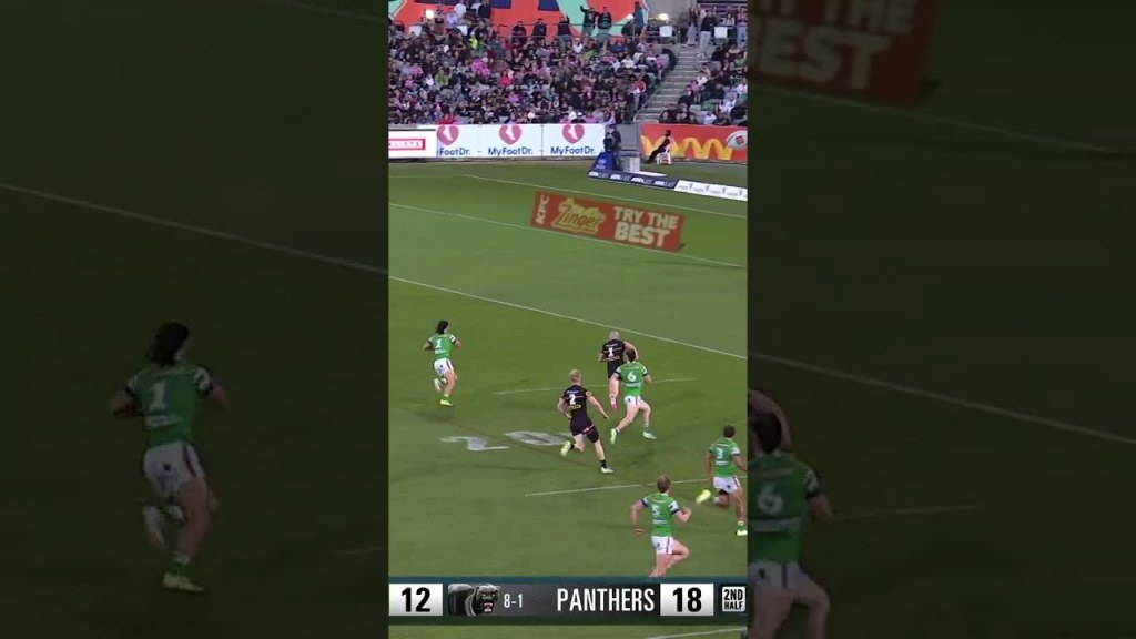 Weekes flies under the posts 🪽