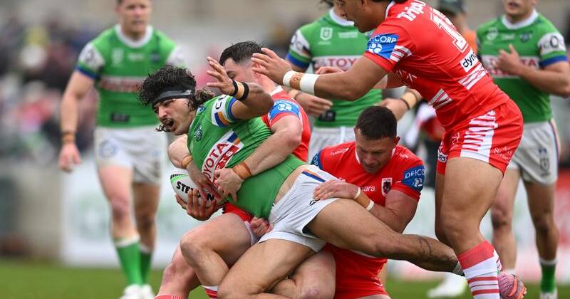 A try-scoring double to Xavier Savage sealed the Raiders' 24-16 win over the Dragons. Photo: Lukas Coch/AAP PHOTOS