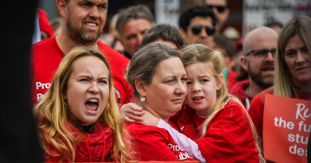 Capturing 2026: Joy Amid Strikes and Triumphs