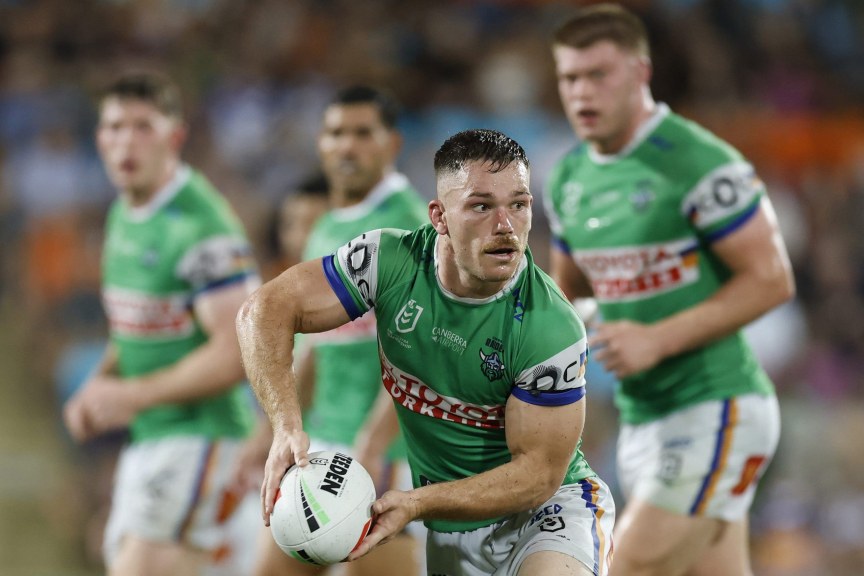 Raiders begin talks to extend key hooker