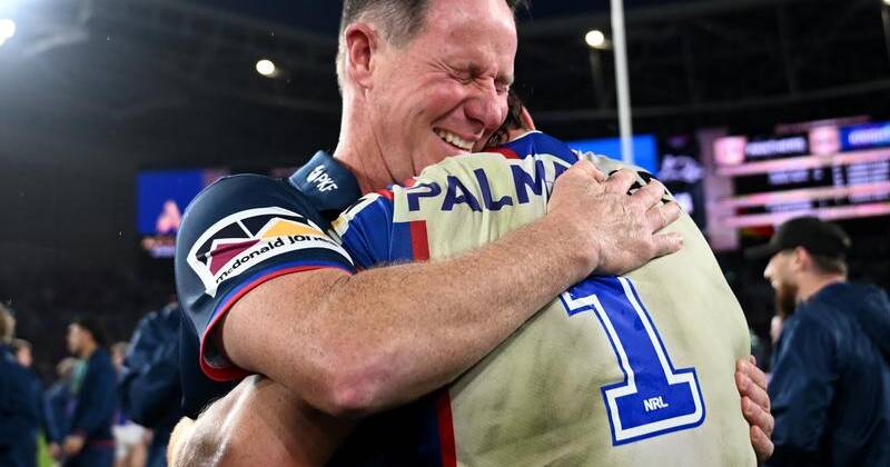Newcastle coach Justin Holbrook embraces Kalyn Ponga after winning through to the NRL grand final. Photo: Dan Himbrechts/AAP PHOTOS