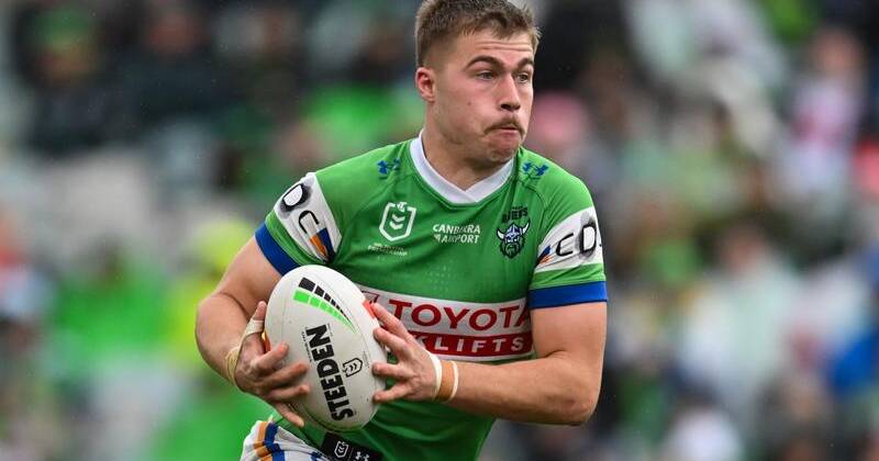 Ethan Sanders is staying in Canberra after extending his deal with the Raiders. Photo: Lukas Coch/AAP PHOTOS